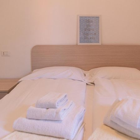 Prestige Garda Home - Ai Cappuccini ペスキエーラ・デル・ガルダ エクステリア 写真