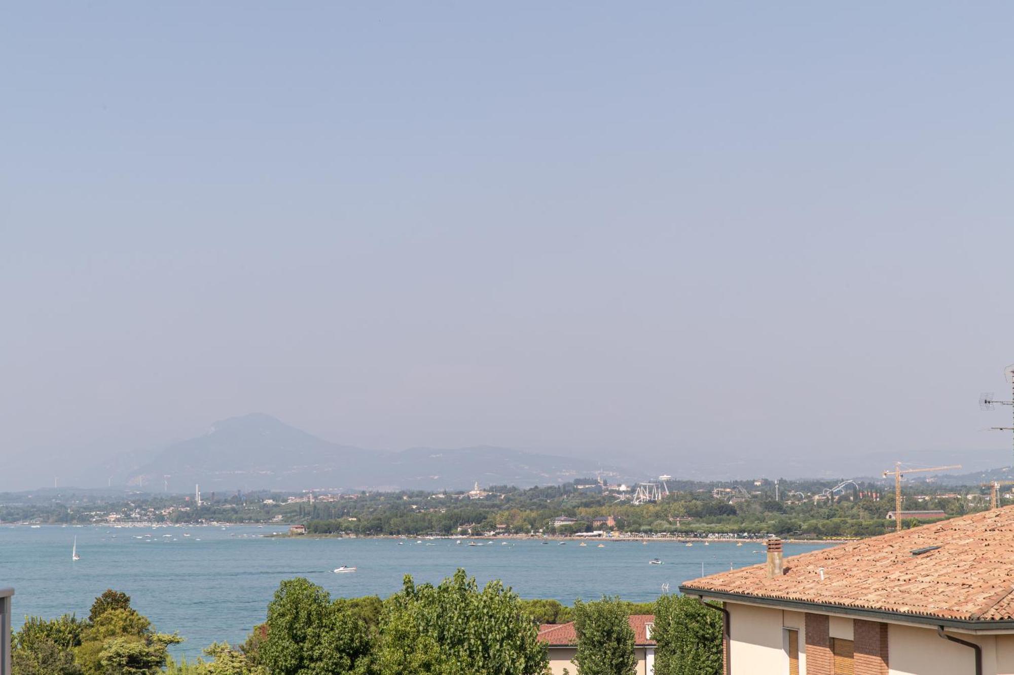 Prestige Garda Home - Ai Cappuccini ペスキエーラ・デル・ガルダ エクステリア 写真